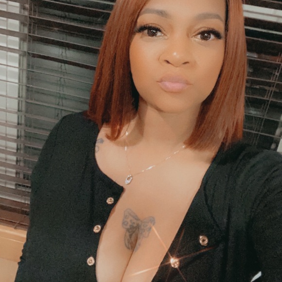 Meet your Posher, Quita! - Picture 2 of 2